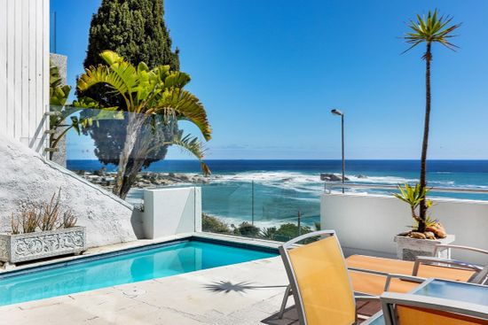 Photo 4 of Clifton Santorini accommodation in Clifton, Cape Town with 3 bedrooms and 2 bathrooms