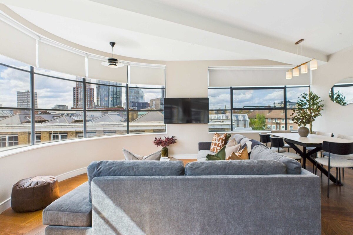 Spacious Four-Bedroom Haven by Tech City gallery image 5