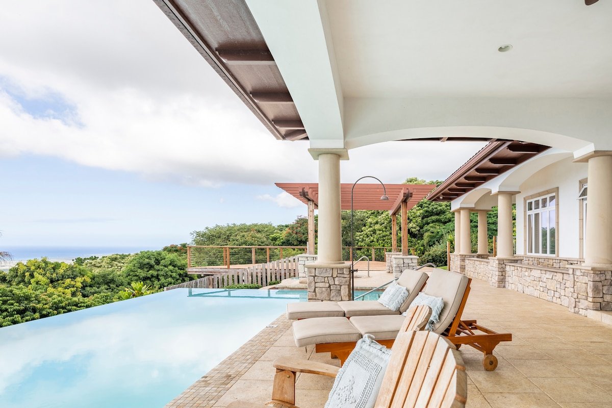 Luxury Kona Mansion: Infinity Pool & Epic Views gallery image 4