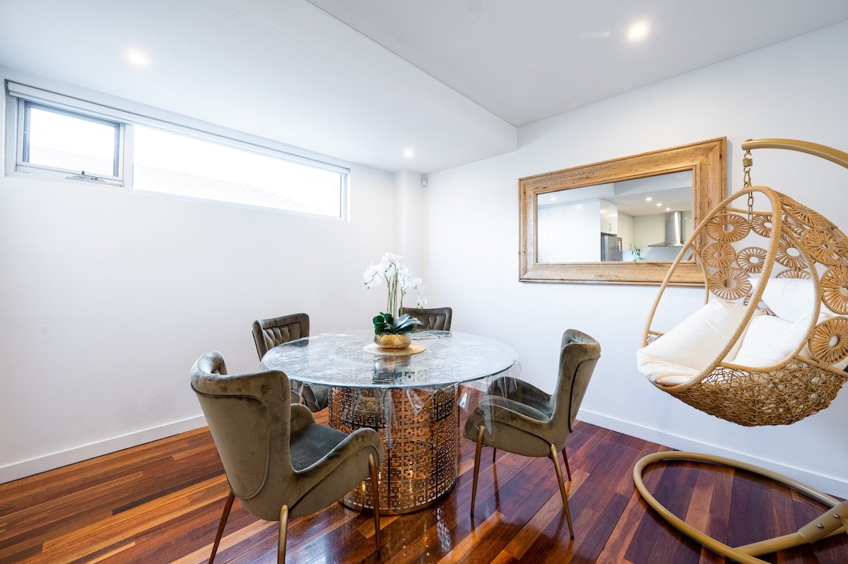 Lux bayside house with private rooftop + seaview gallery image 5