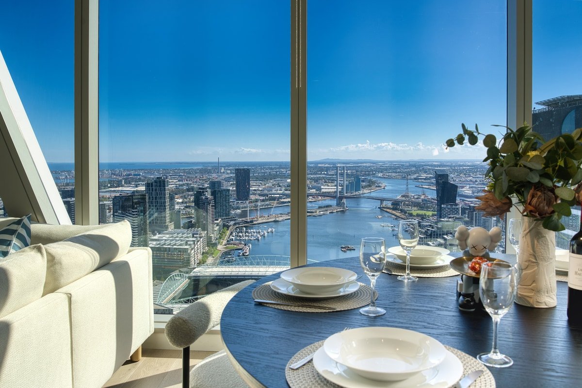 Lux and spacious 3BDRM l | Sub Pent | Ocean Views gallery image 2