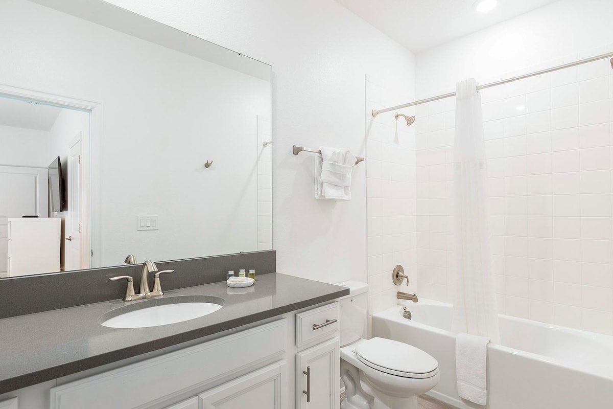 The Ocean Oasis gallery image 3