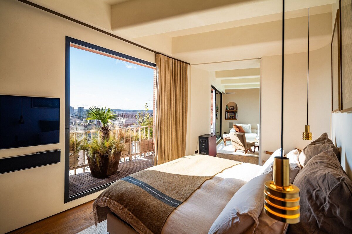 Par017 – Breathtaking penthouse in Paris gallery image 4