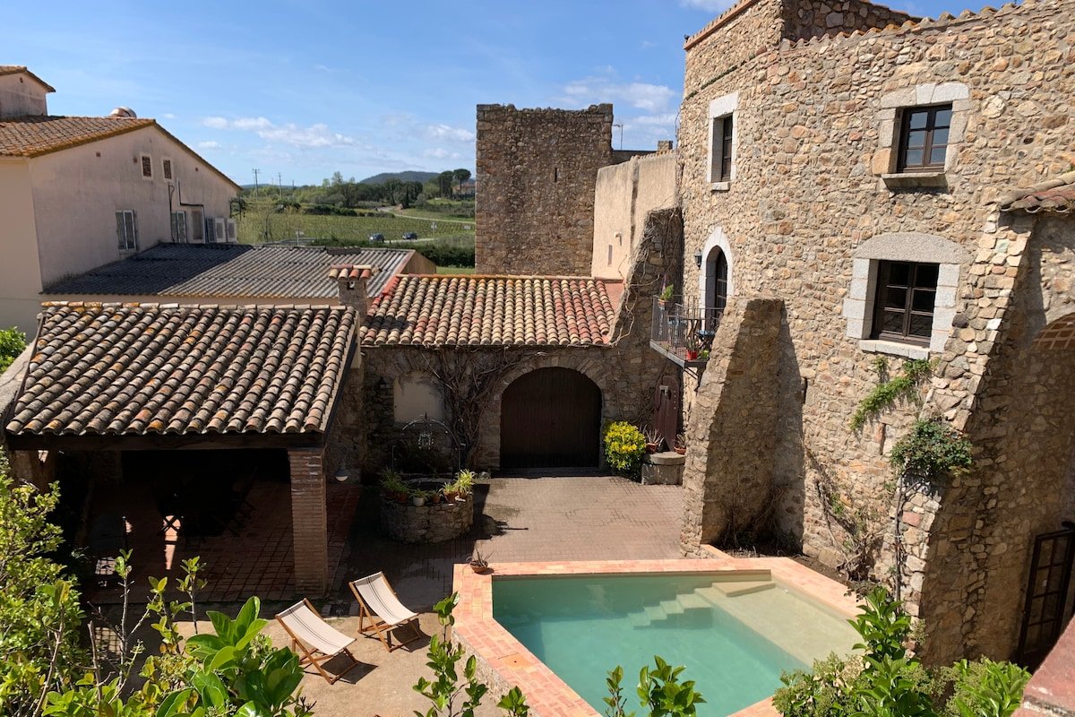 Racons del Fort: Castle in wine territory gallery image 4