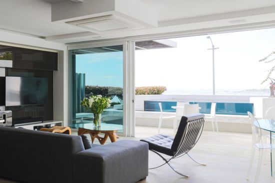 Photo 5 of Victoria Rd Luxury Apartment 101 accommodation in Camps Bay, Cape Town with 1.5 bedrooms and 2 bathrooms