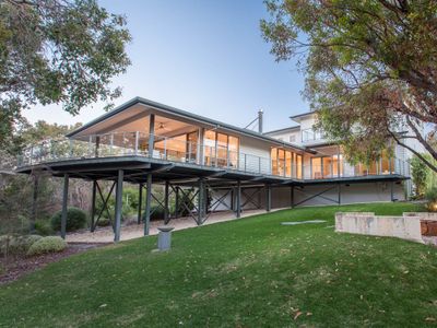 Deck House I Private Properties