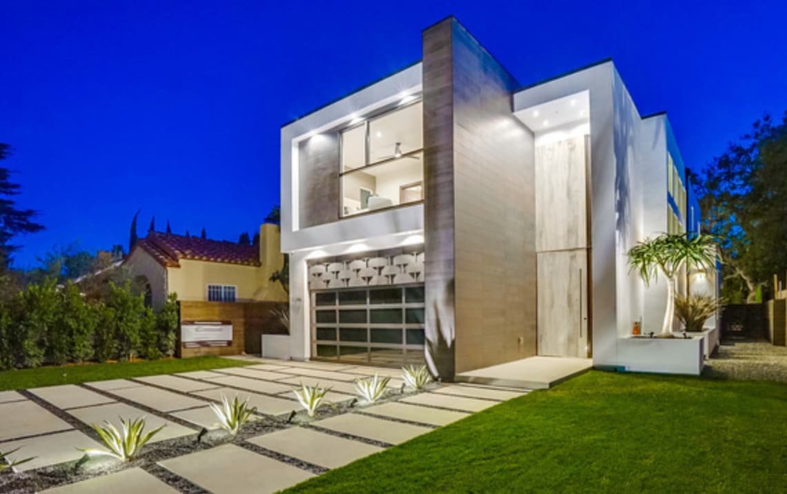 Gated, Modern LA Escape with Pool + Firepit gallery image 4