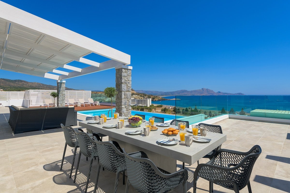 Villa Hermes in Lindos with pool & jacuzzi gallery image 4