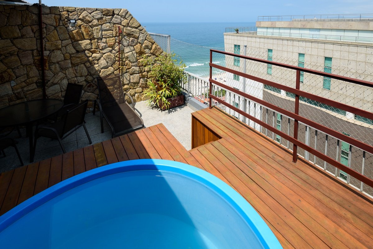 Céu e Mar: Cobertura duplex em frente à praia gallery image 4