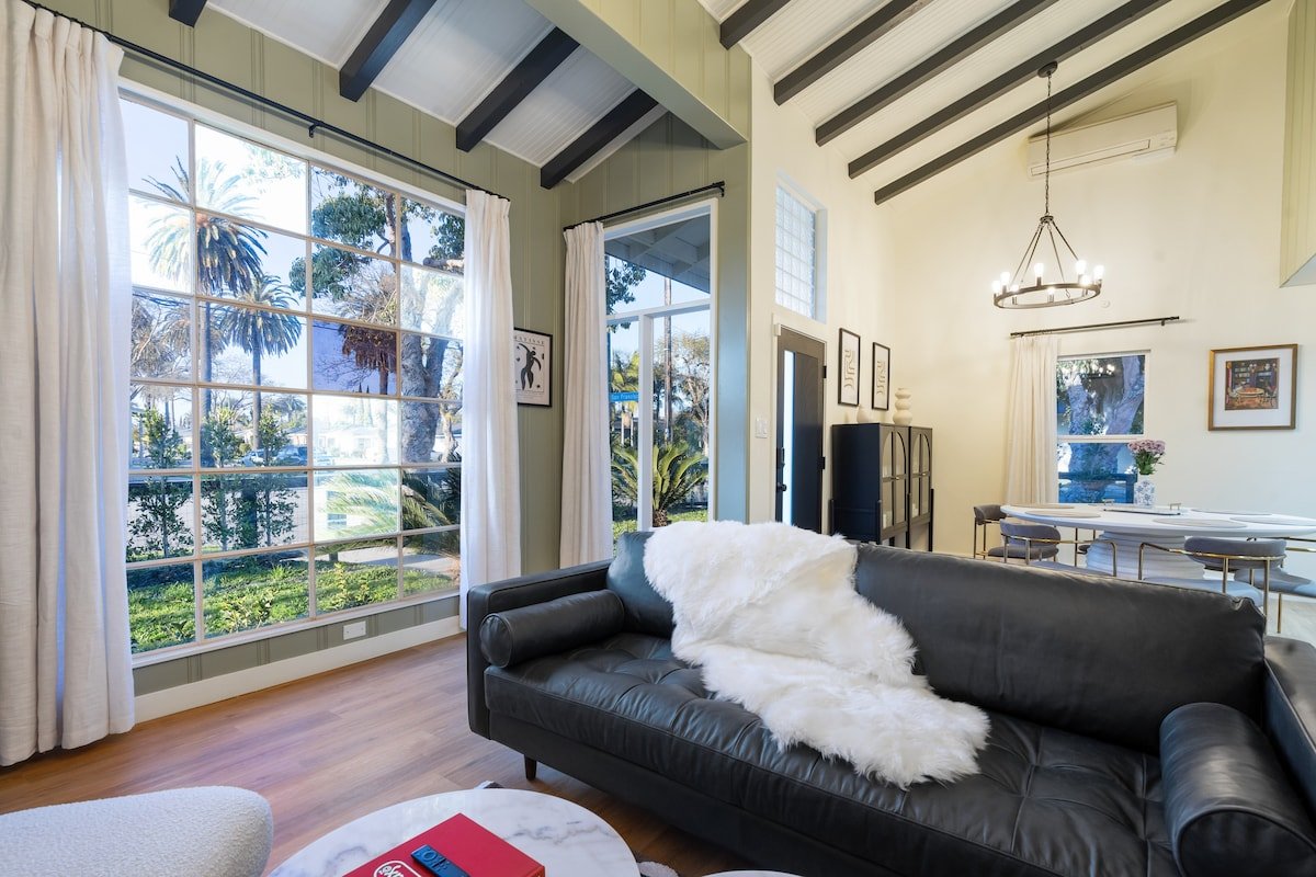 Luxe Long Beach Villa Heated Pool & Backyard Oasis gallery image 2