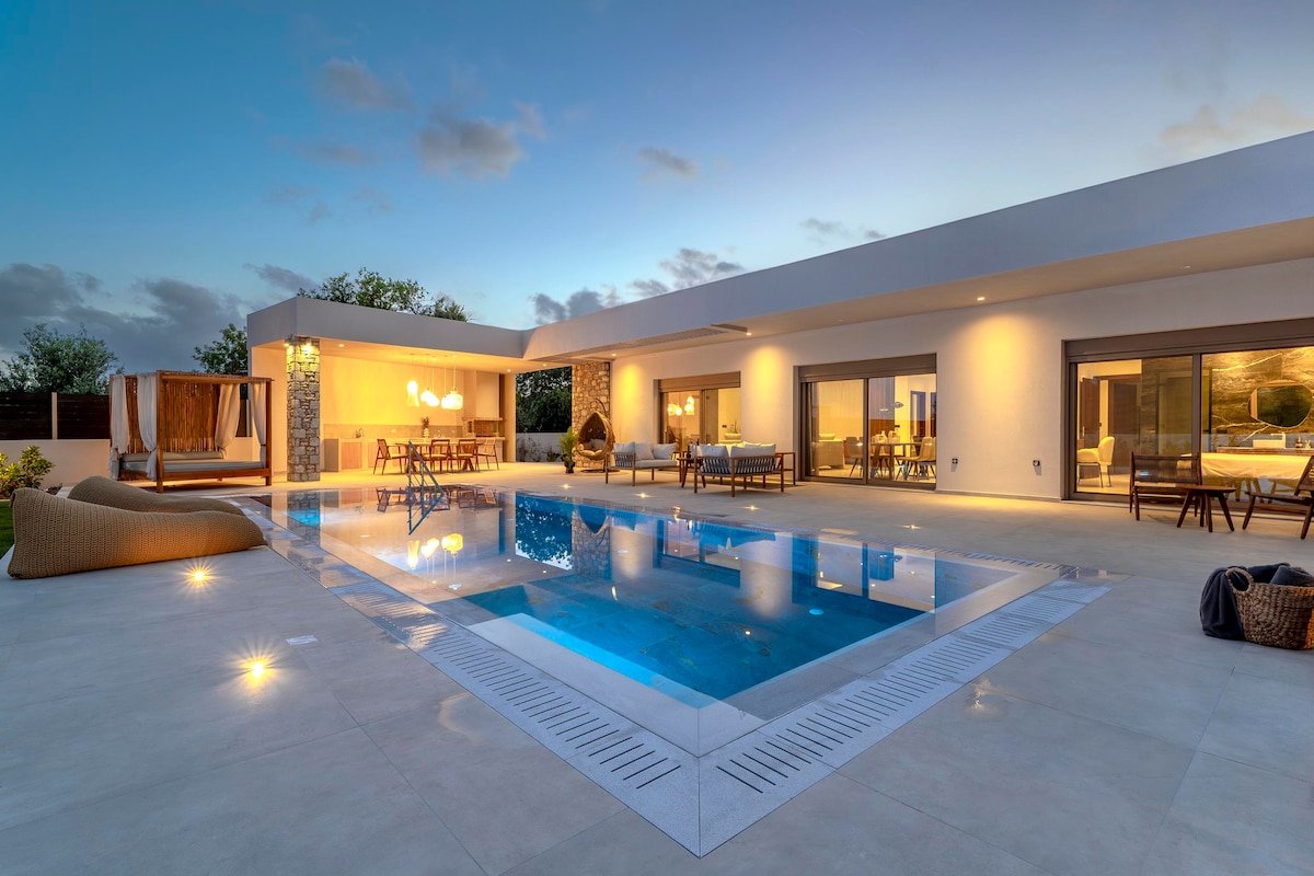 Ruby Paradise gallery image 2