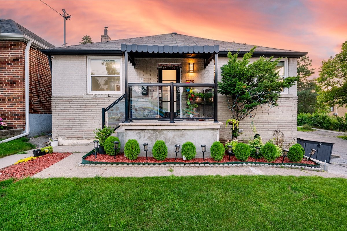 Luxe Family Oasis | Hot Tub & Playground | Near DT gallery image 3