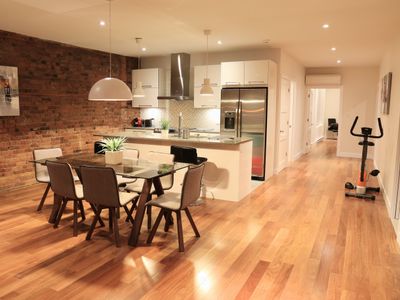 Best for Group-Renovated – 4 Beds – DT w/Parking!