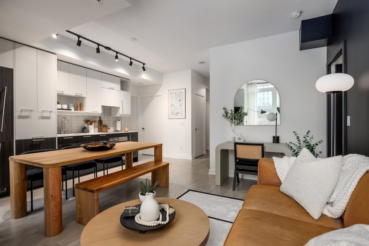 Fashion District 2 BRDM + Den + Free Parking, MTCC gallery image 3