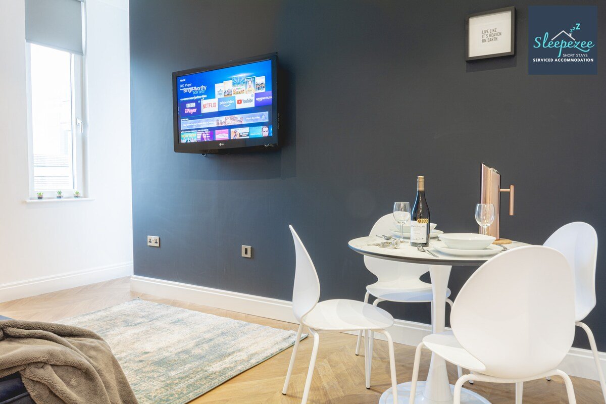 ✪ 2 BED Manchester Apt for✯Business/Family gallery image 5