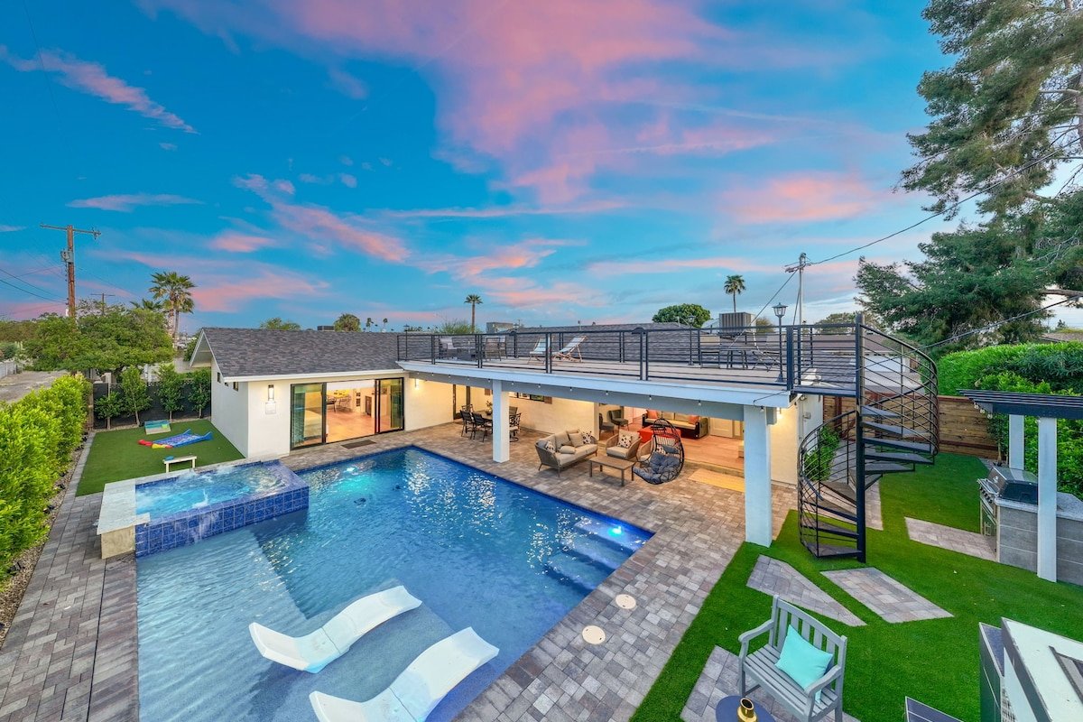 Aquarium Floor, Pool & Jacuzzi – Walk to Old Town