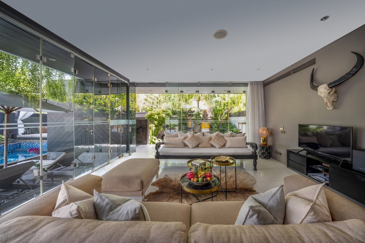 Balimu Seminyak | Centrally Located 3BR Pool Villa gallery image 2