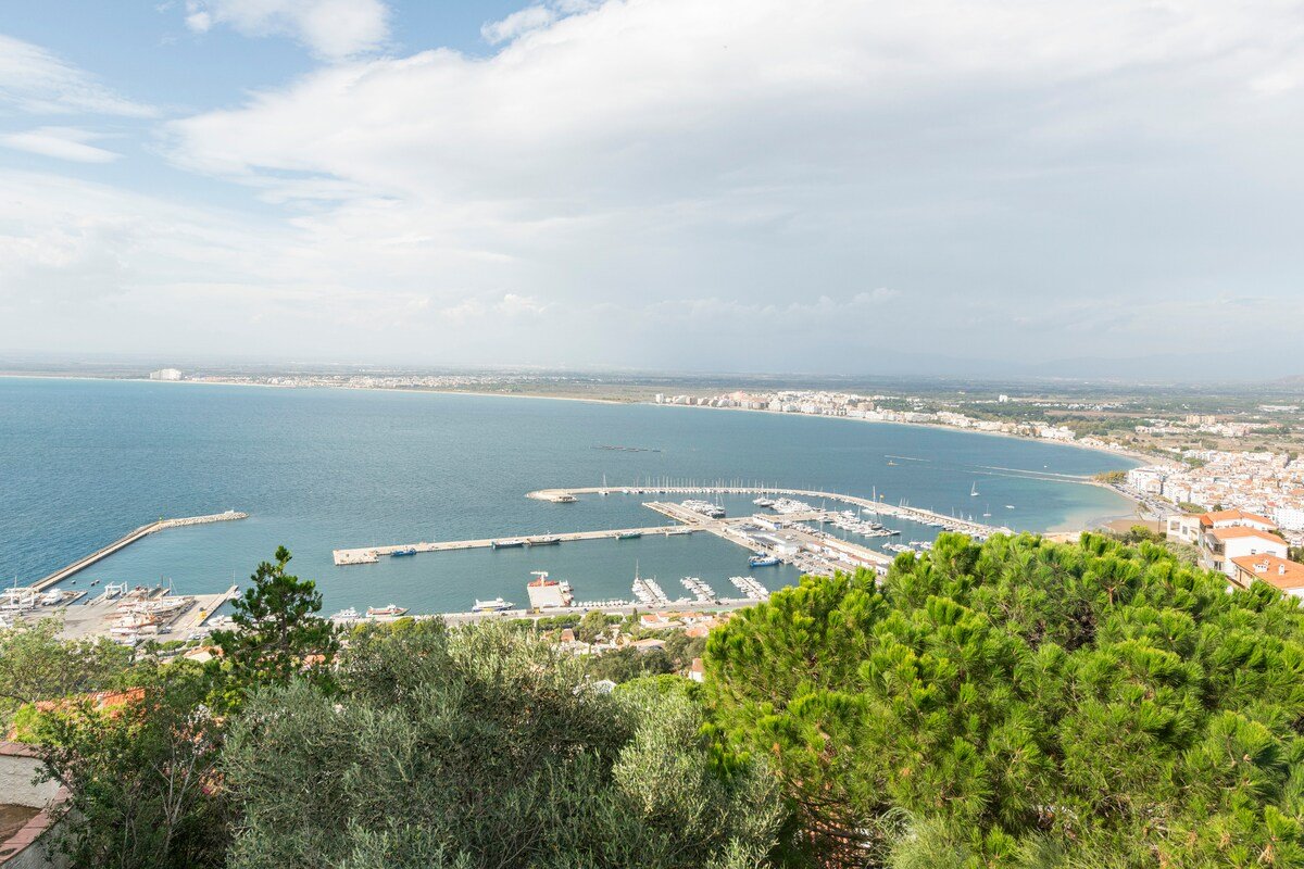 Lovely house with a superb view on the Rosas’ Bay gallery image 3
