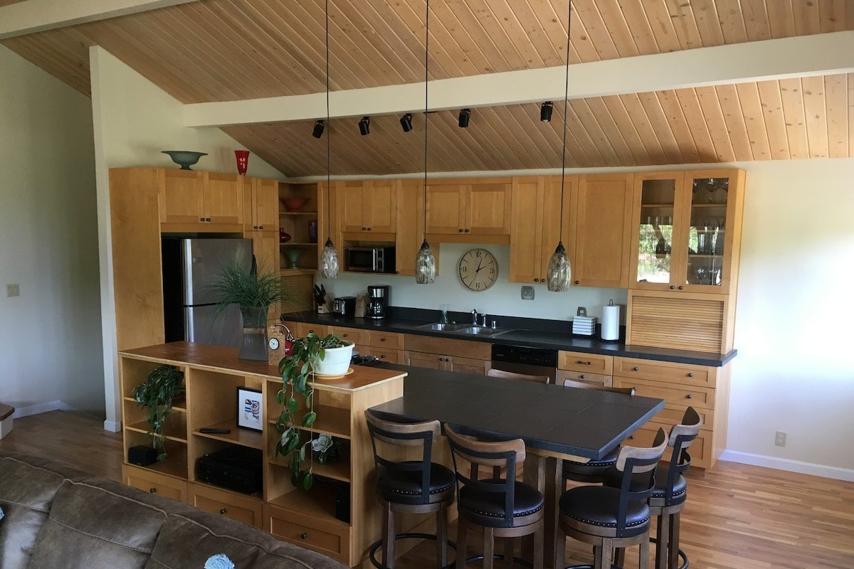 Country Living in the City gallery image 4