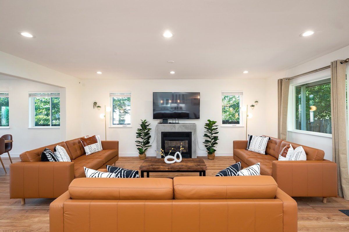 6B/4BA SFH in Leschi w/Backyard 8 Beds Sleeps 16 gallery image 3