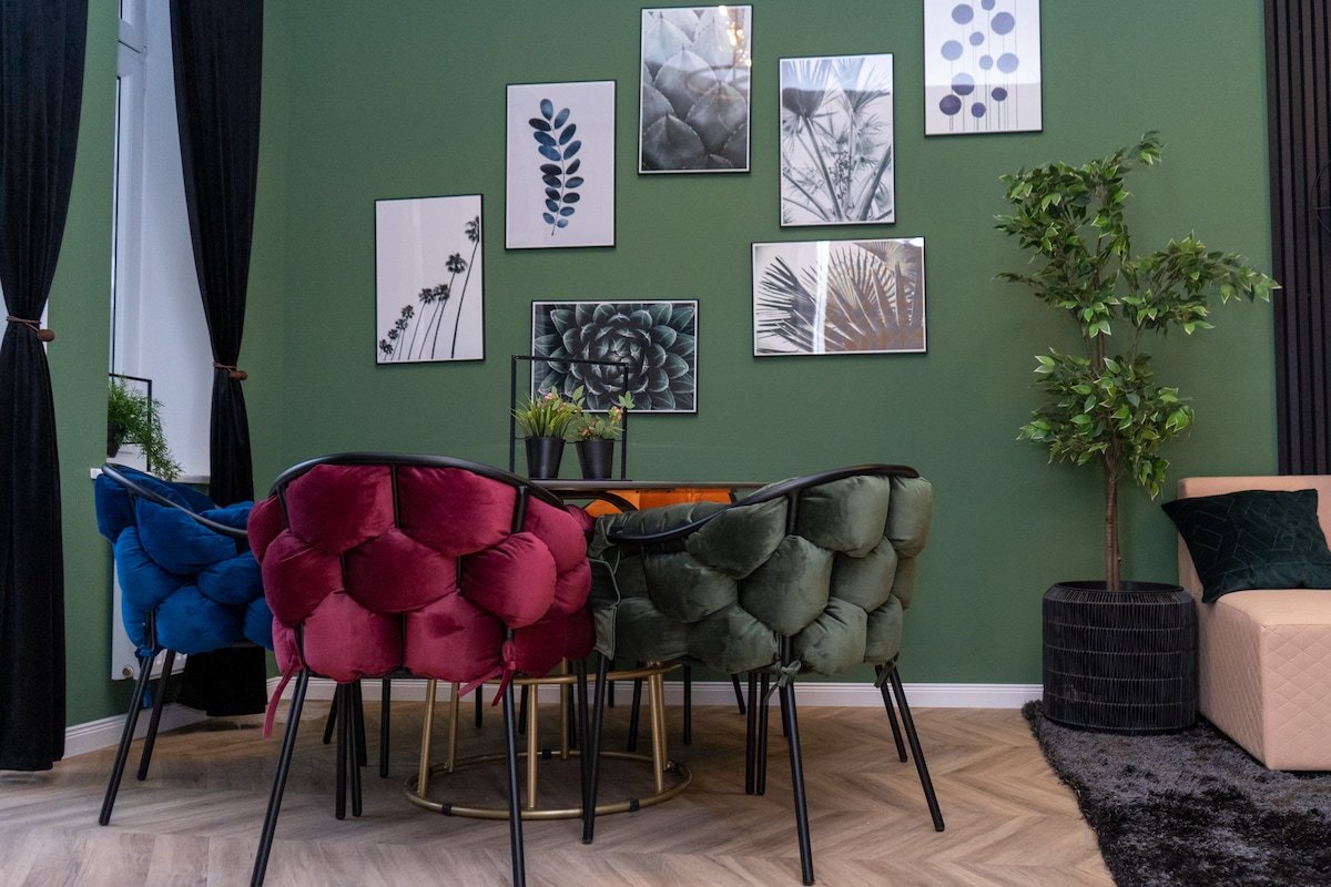 Central Apt. I 120m² •3-Rooms• Balcony & Parkview gallery image 3