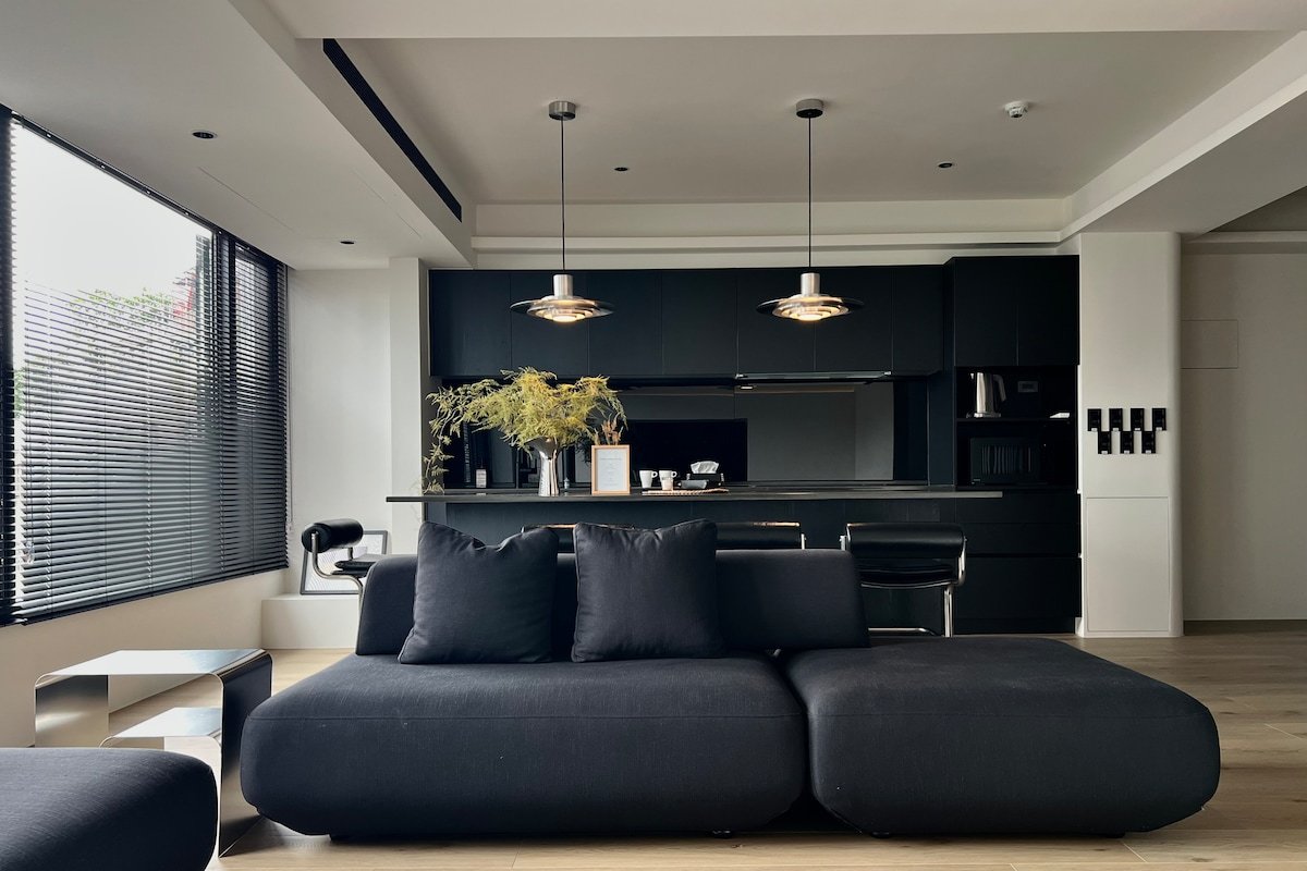 Newly Renovated｜101 View｜2BR｜3-min to MRT gallery image 5