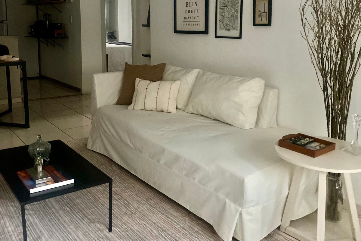 Conforto na quadra da praia de Copacabana /posto 6