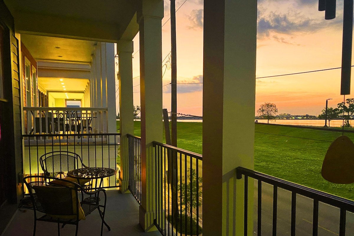 Heated Pool Luxe Home • River Views + Ferry to FQ gallery image 5