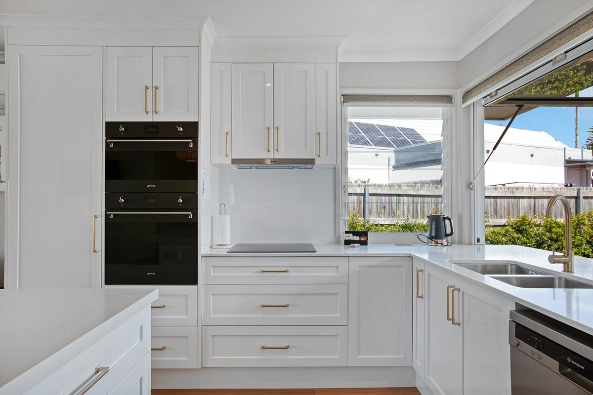 Saltwater Villas Waterfront House 3 BDR gallery image 3