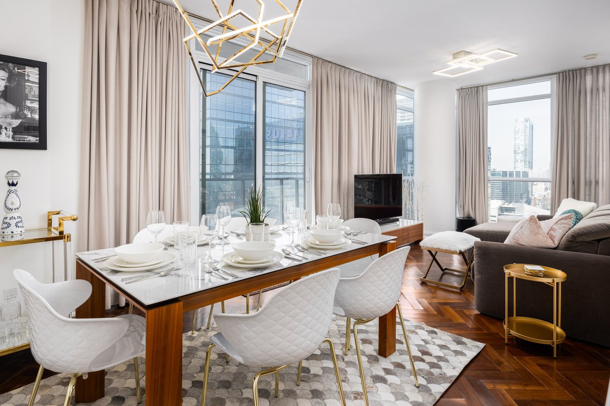 Pristine Modern 2BR Condo Private BBQ and Balcony