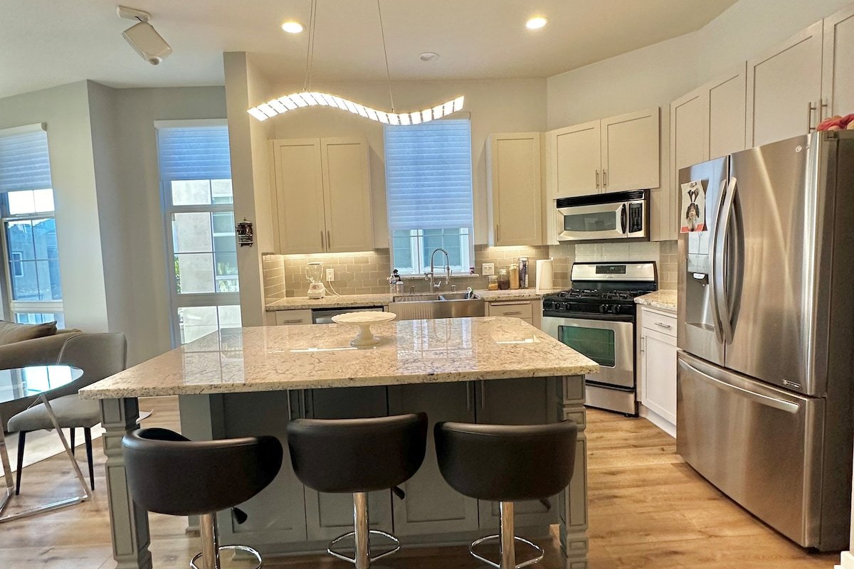 Designer Loft in Playa Vista gallery image 4