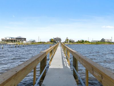 Pelican Pier Beach House on Lake Catherine