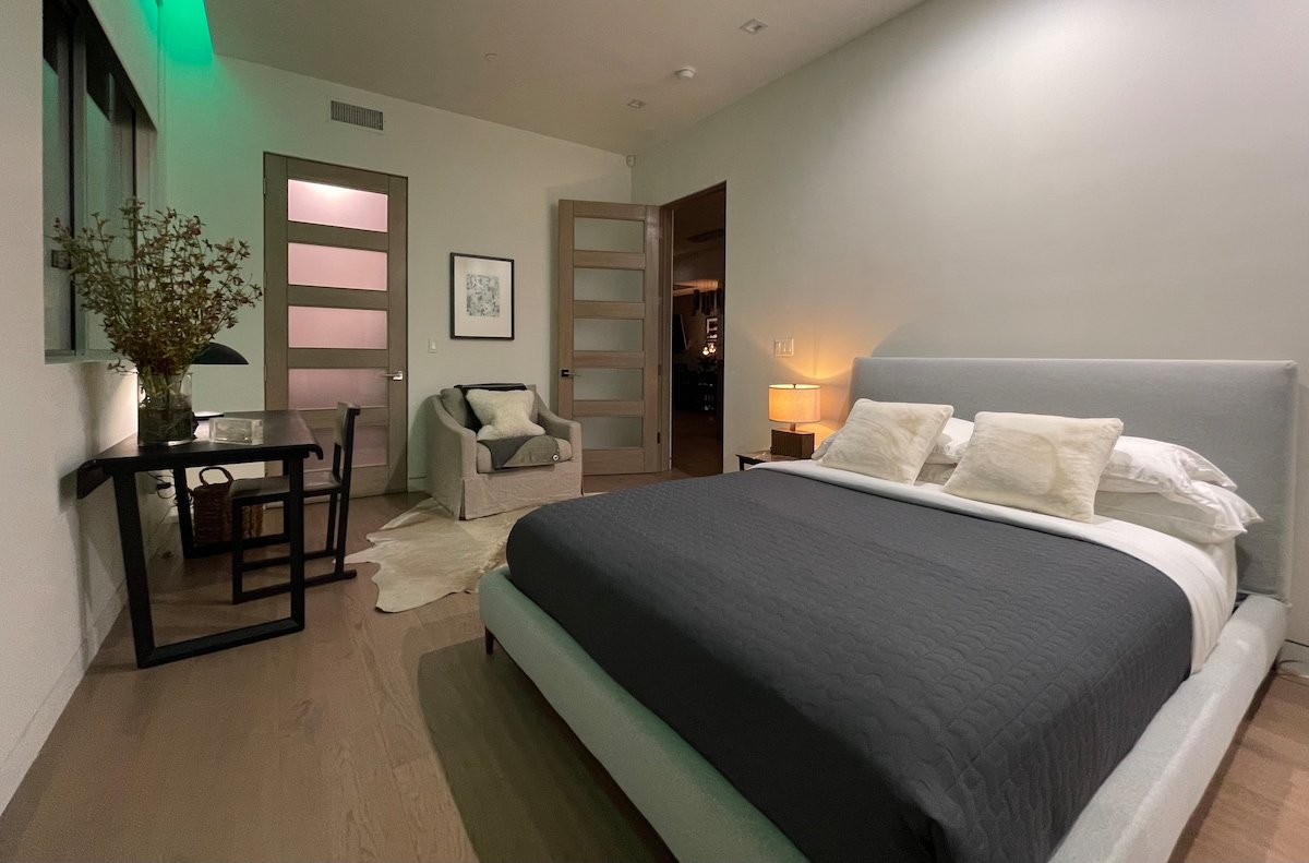 Stunning Home – Pool & Hot Tub – Fire Pit gallery image 5