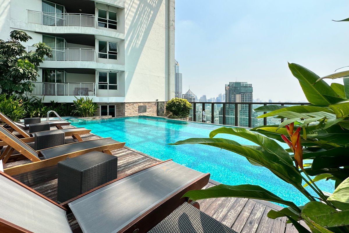 WoW! Double Corner 3 Bed, near Skytrain, Pool, Gym