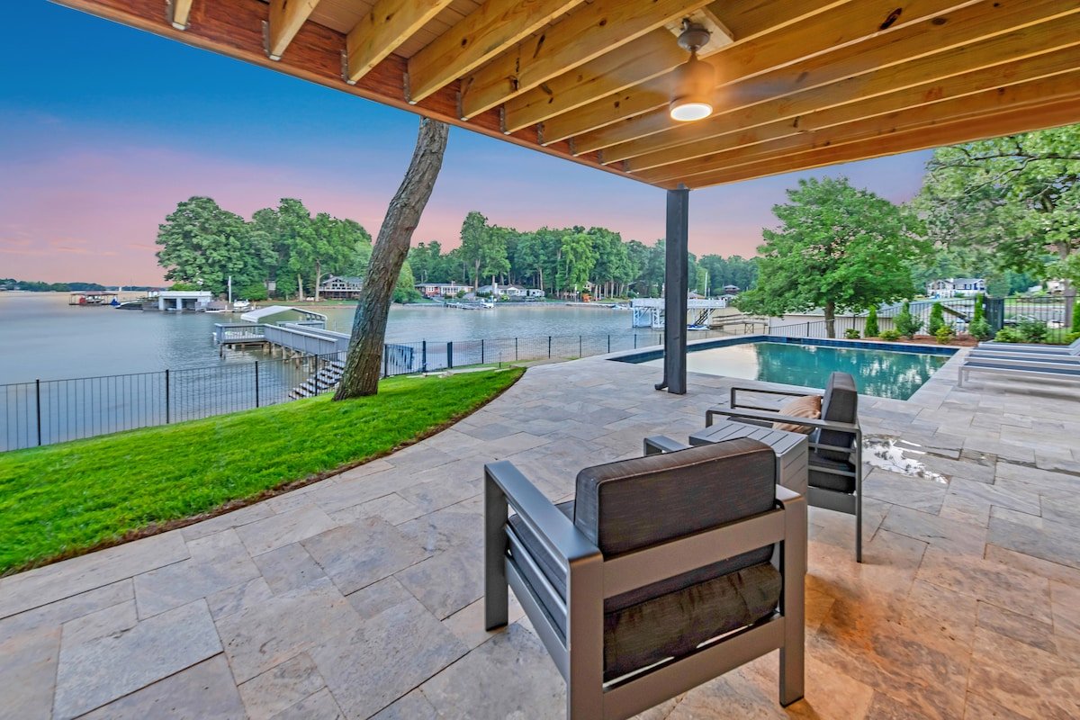 Lakeshore Adrift gallery image 5