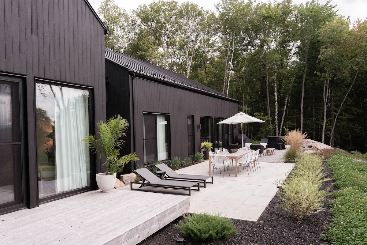 LD Cabin – Luxury Mountain Escape w/ Spa & Sauna gallery image 2