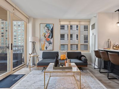 2BR near Riverwalk + downtown access