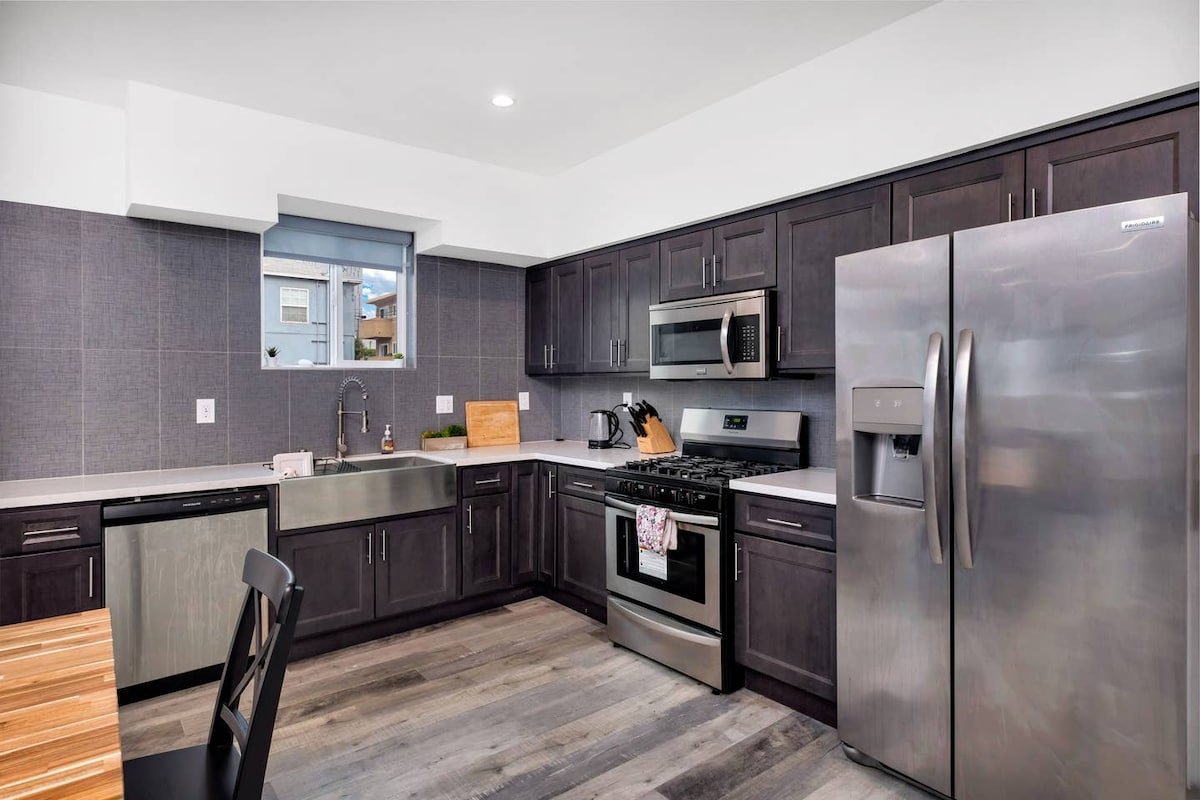 Amazing 3BR Home Near Hollywood gallery image 4