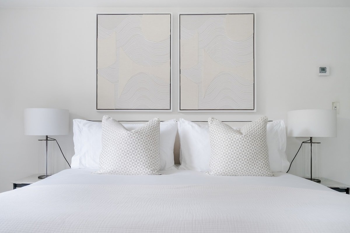 Stunning single level Mayfair 3 Bed flat with AC gallery image 4