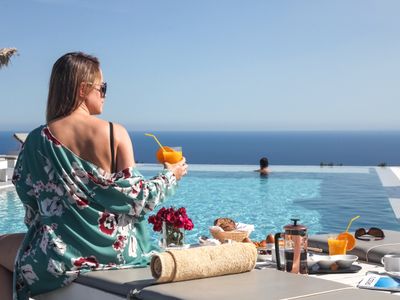 Eos Villa: Santorini villa with private pool