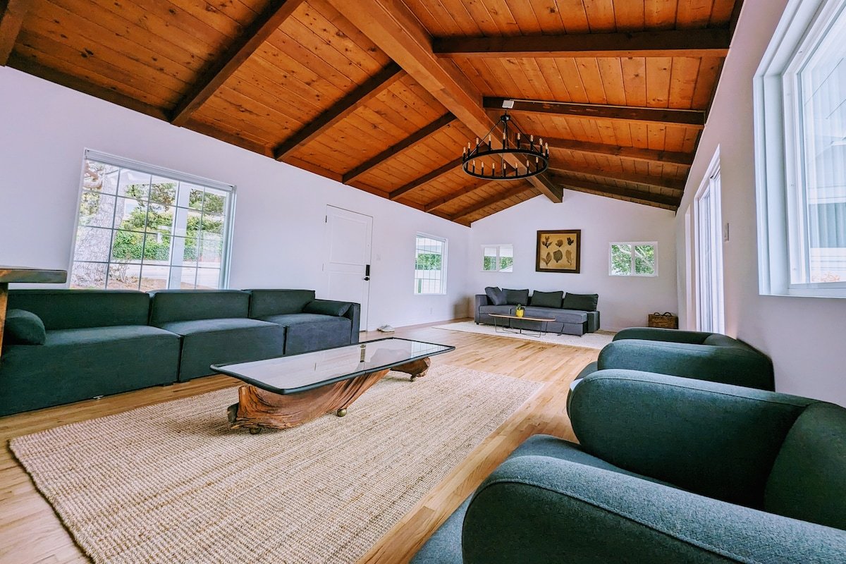 San Diego House, Steps to Shores Beach & Dining gallery image 4