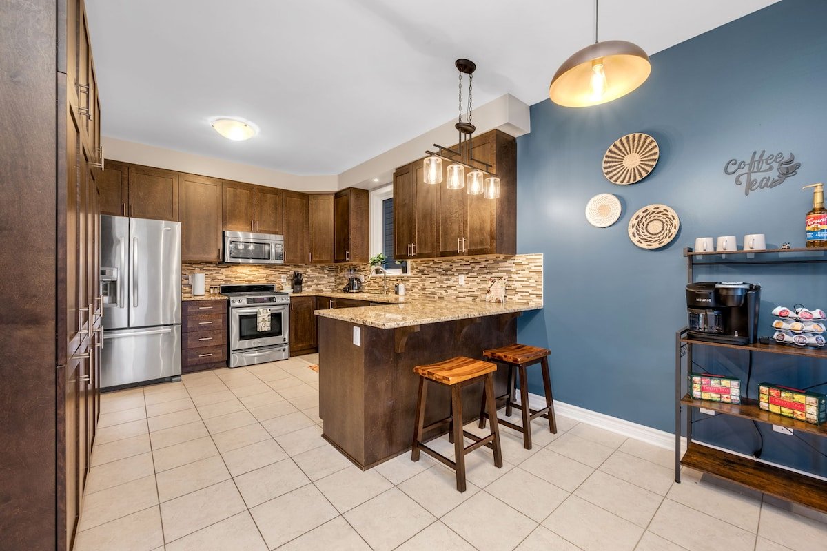 Game Room, Theatre, King Bed, Private Patio gallery image 5