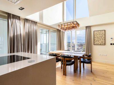 3BR 2BTH penthouse in Central London