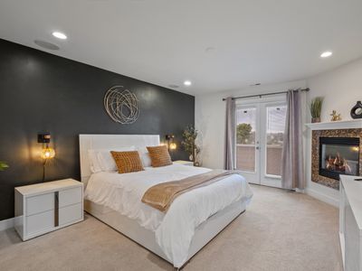 Spacious Seward Park Home for 8!