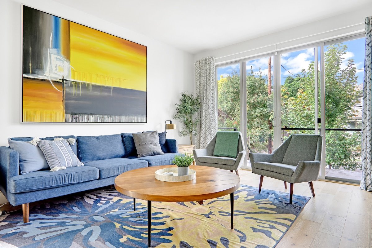 Spacious Home with King Beds in Best Neighborhood gallery image 2