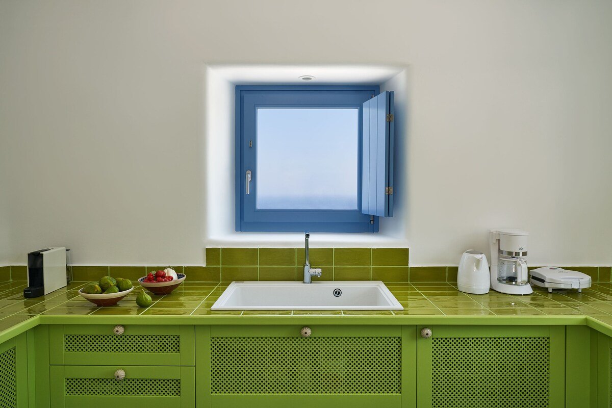 Beautiful Villa Rodakes with Stunning Sea Views gallery image 5