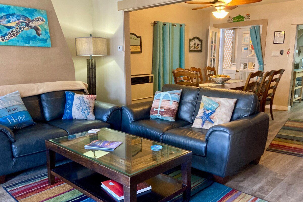 Big Blue House- Steps from the Beach gallery image 3