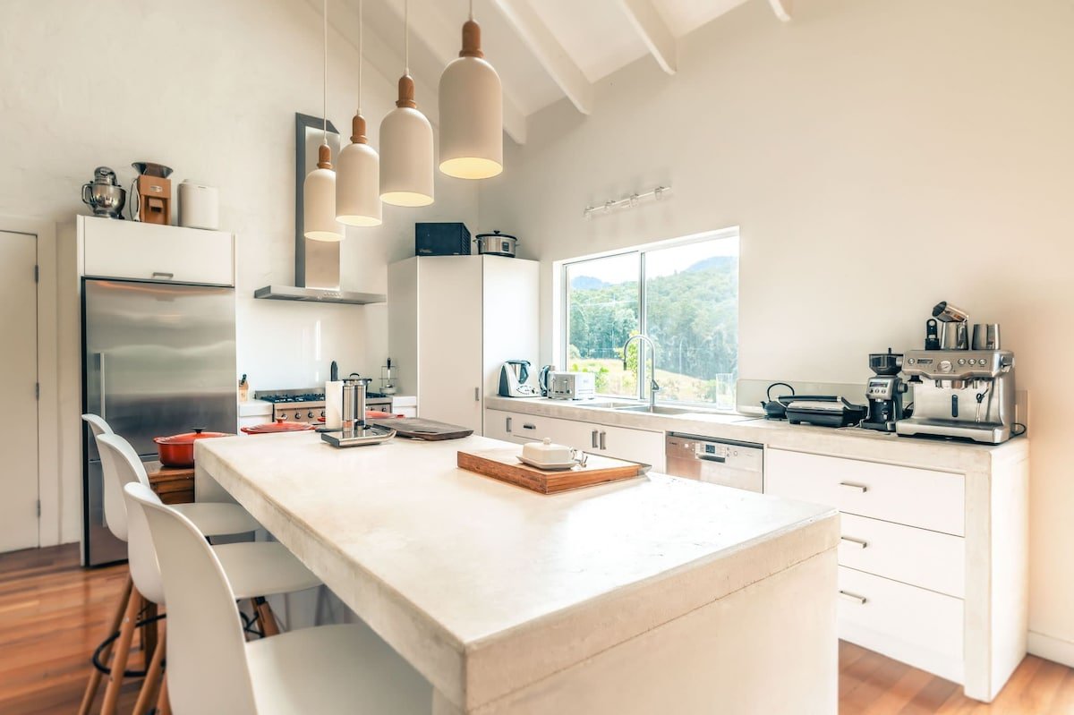 The Tree House gallery image 3