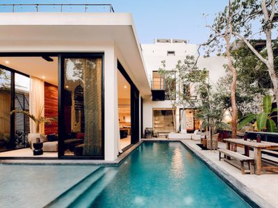 Casa Manati | Stunning Mansion with Rooftop & Pool