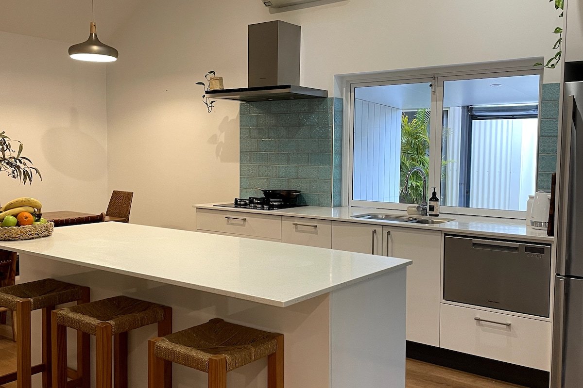 Beachside Home in Emerald Beach gallery image 5